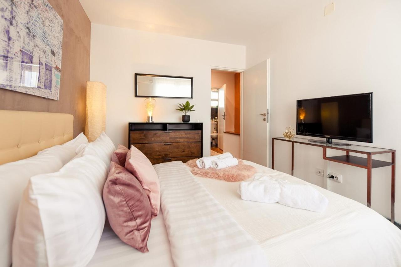 Spectacular Views & Modern Comfort: Your Dream Duplex In Central Bucharest Apartment Luaran gambar